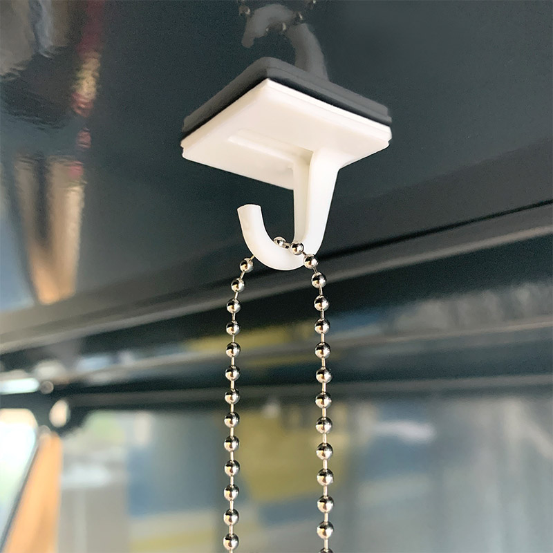 Крючок самоклеящийся на плоском основании J-HOOK 25x25 EPG